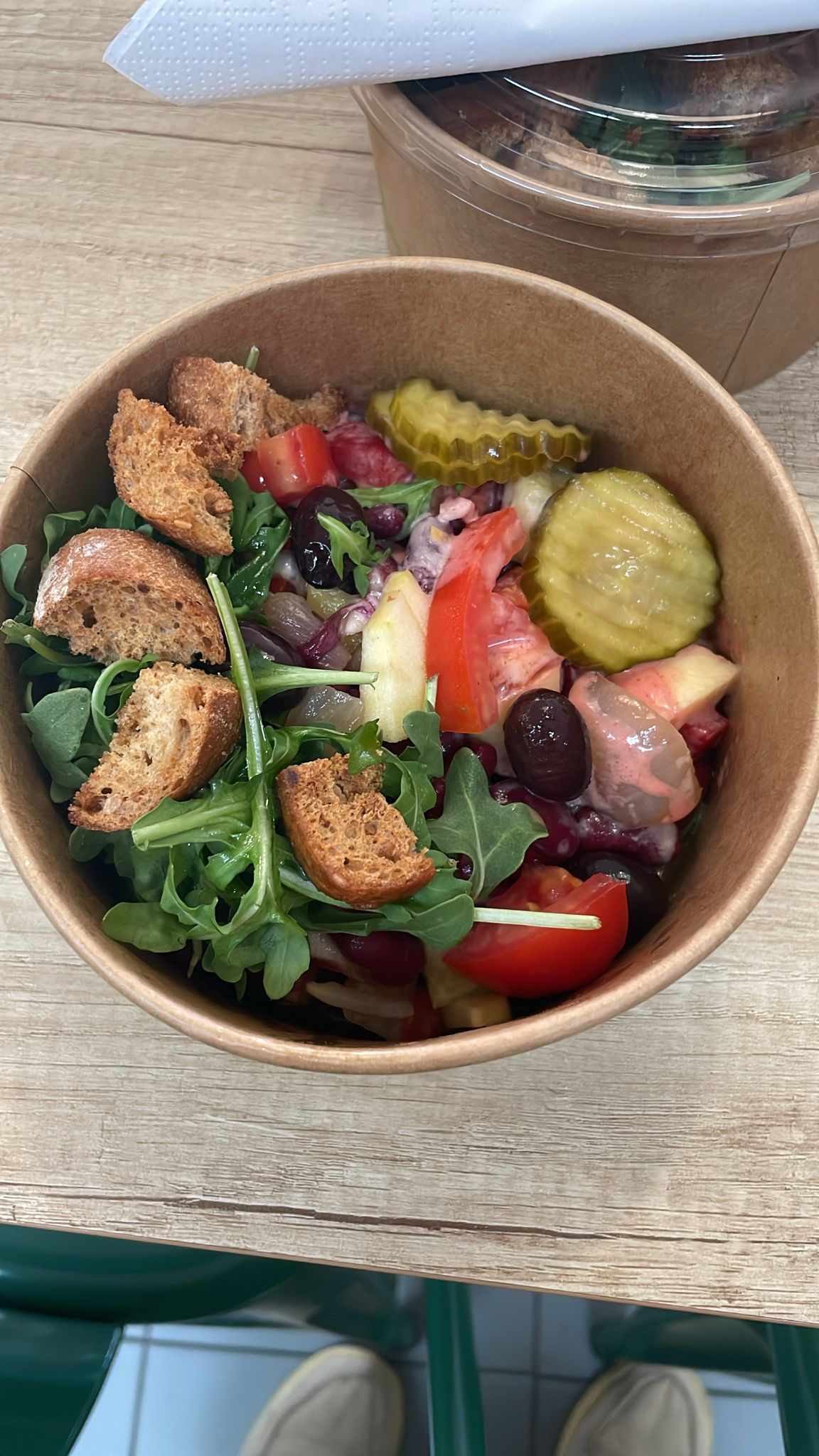 Ensalada de alubia roja con salsa de frutos rojos